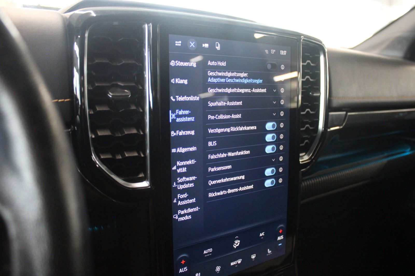 Fahrzeugabbildung Ford Ranger Wildtrak Autom. AHK Leder ACC AT-Reifen
