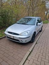 Ford Focus 1.6 Benzin zu verkaufen - Ford Focus aus 2003: Kombi