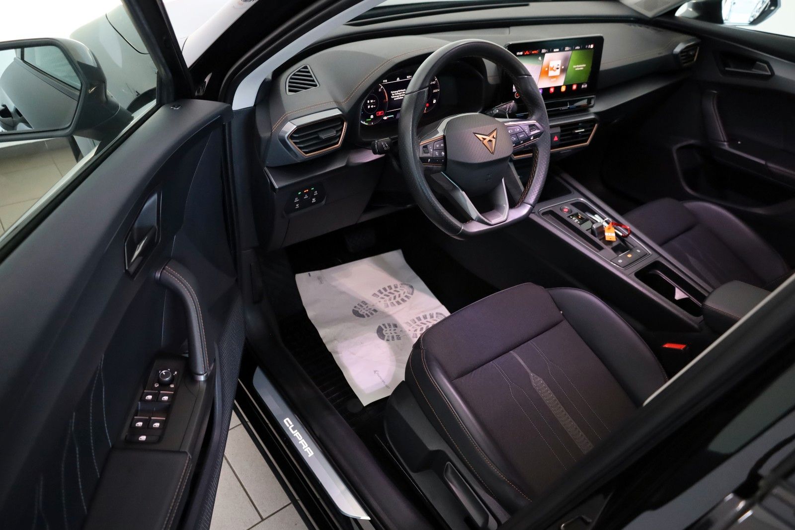 Fahrzeugabbildung CUPRA Formentor e-Hybrid T.Leder,Navi,LED,ACC,AppleCar