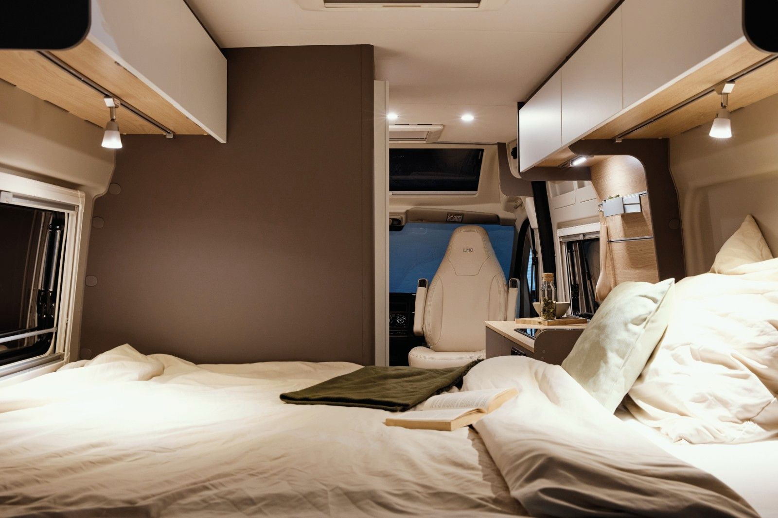 Fahrzeugabbildung LMC Innovan 600 - 70 Jahre Modell - SALE! -