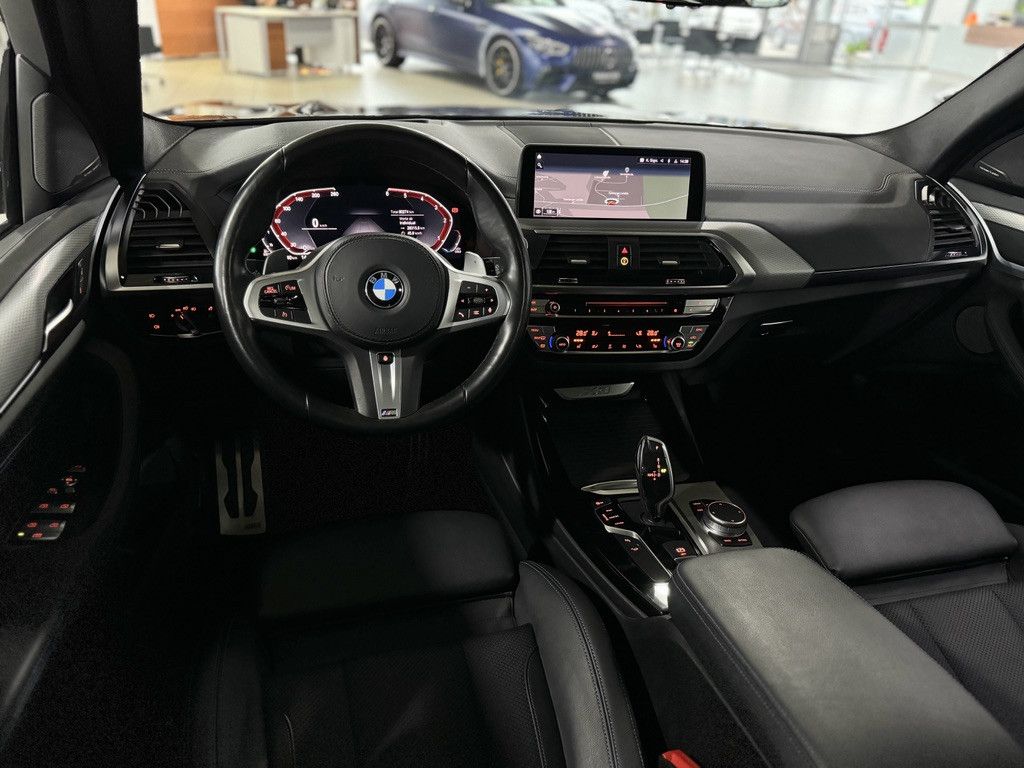 Fahrzeugabbildung BMW X3 xD30d M Sport Panorama Kamera HUD DAB H/K 20"