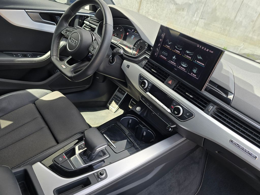 AUDI A4 Avant 45 TDI quattro 3.0 V6 Diesel S-line AUDI A4 Avant 45 TDI quattro 3.0 V6 Diesel S-line