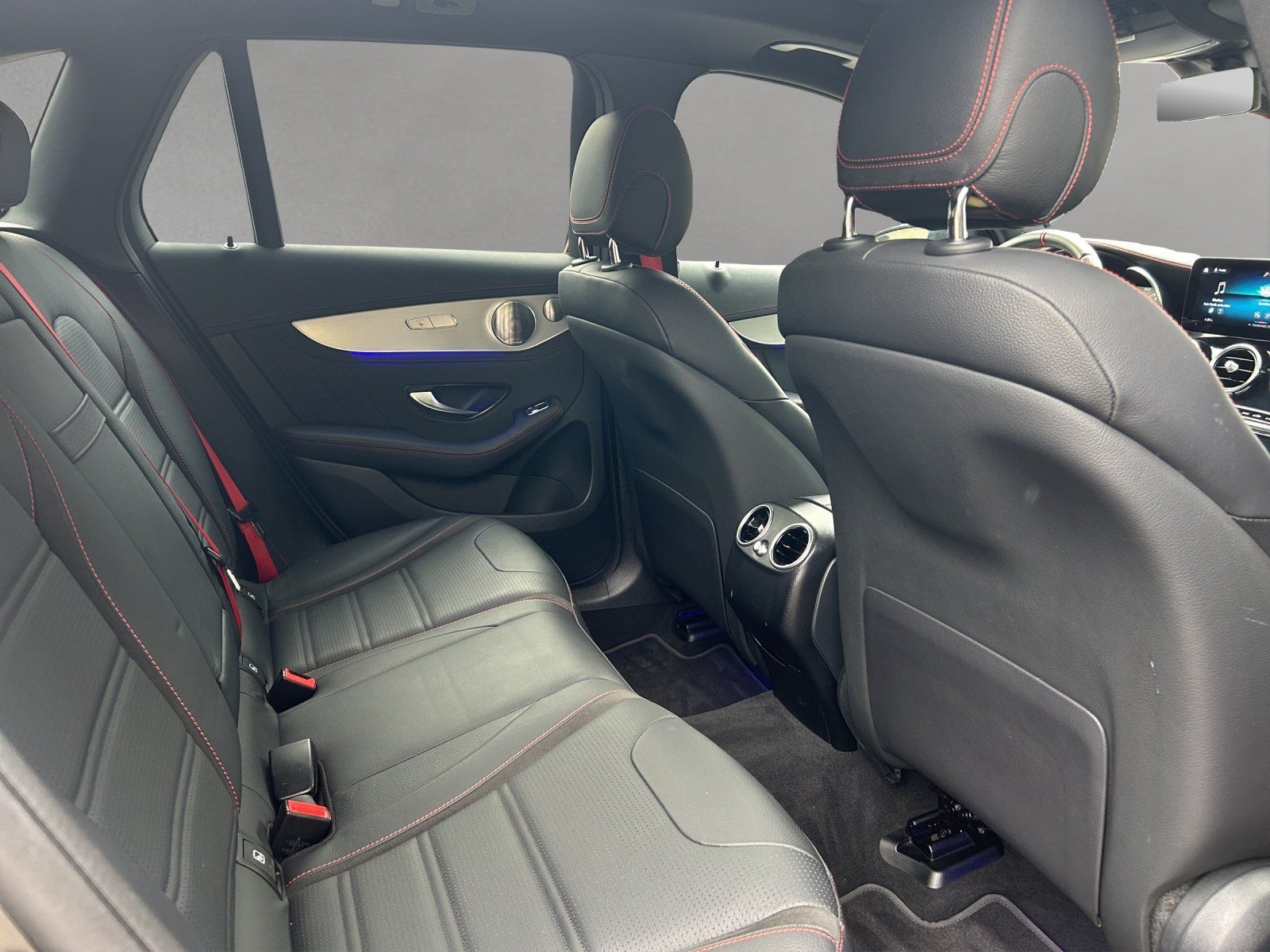 Fahrzeugabbildung Mercedes-Benz GLC 43 AMG Pano DISTRO Memo MLED digiTacho Burme