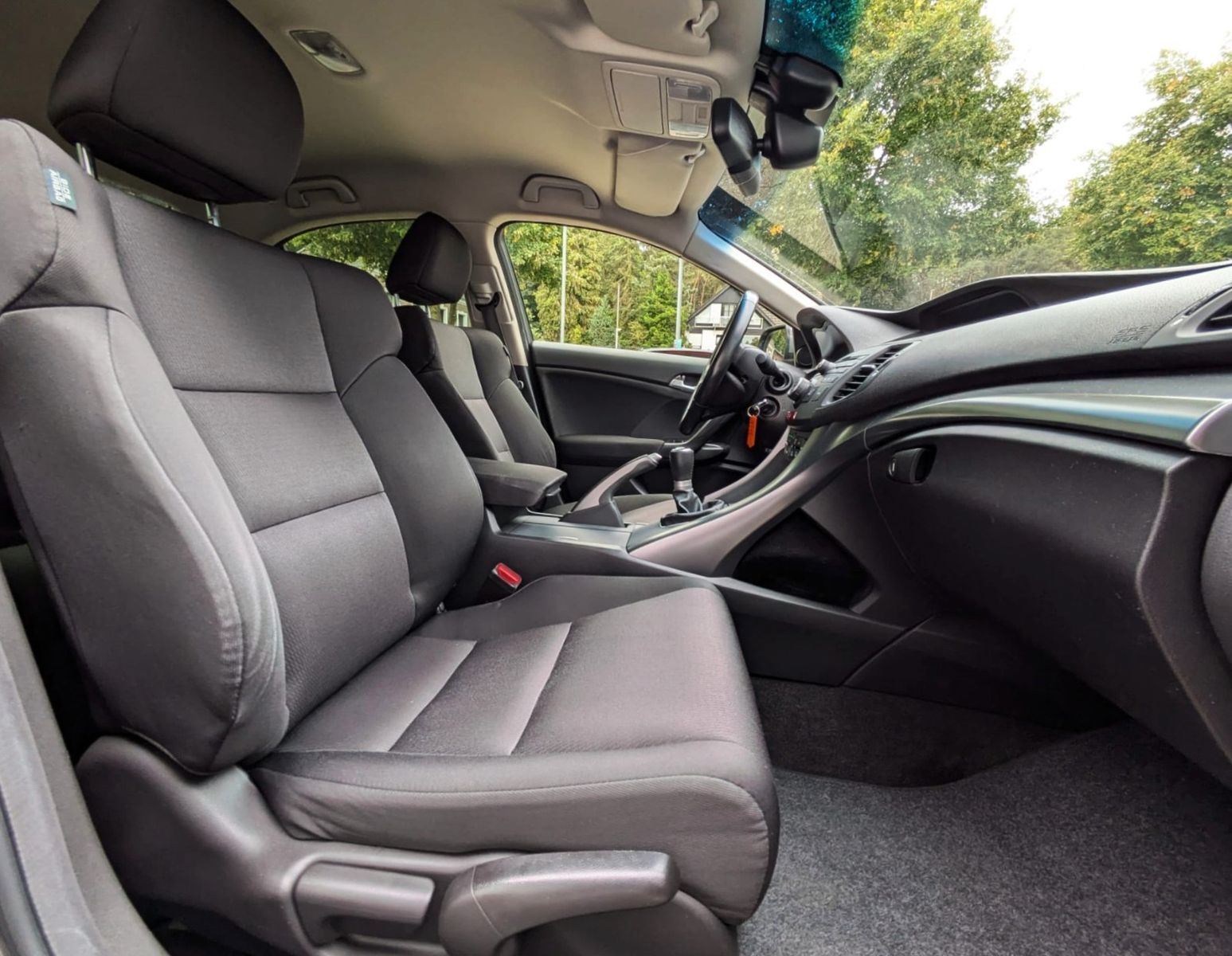 Fahrzeugabbildung Honda Accord 2.0i KLIMAAUT SITZHEIZUNG XENON GARANTIE!