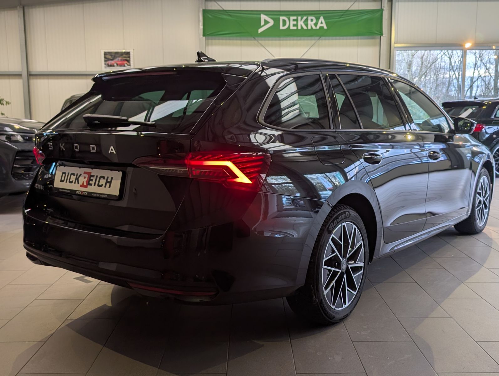 Fahrzeugabbildung SKODA Octavia 1.5 TSI mHEV DSG ACC Style-Paket AHK 17"