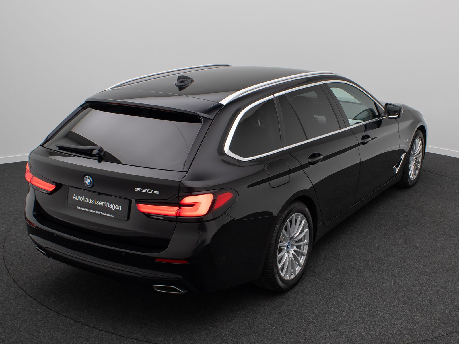 Fahrzeugabbildung BMW 530e Alarm AHK Laser DAB HUD Kamera Sport 18Zoll