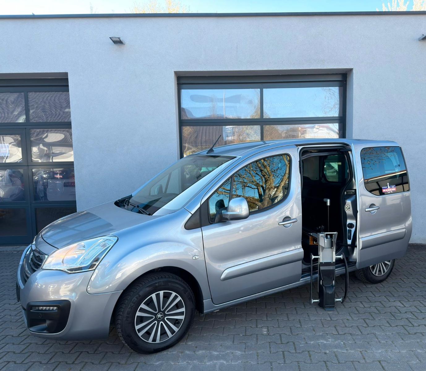Peugeot Partner Selbstfahrer Handgas/Bremse Ladeboy