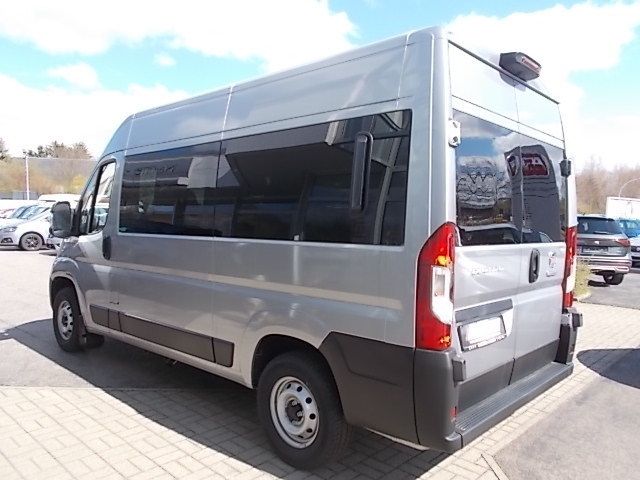 Fahrzeugabbildung Fiat Ducato Kombi 33 L2H2 140 PS + 9 Sitzer