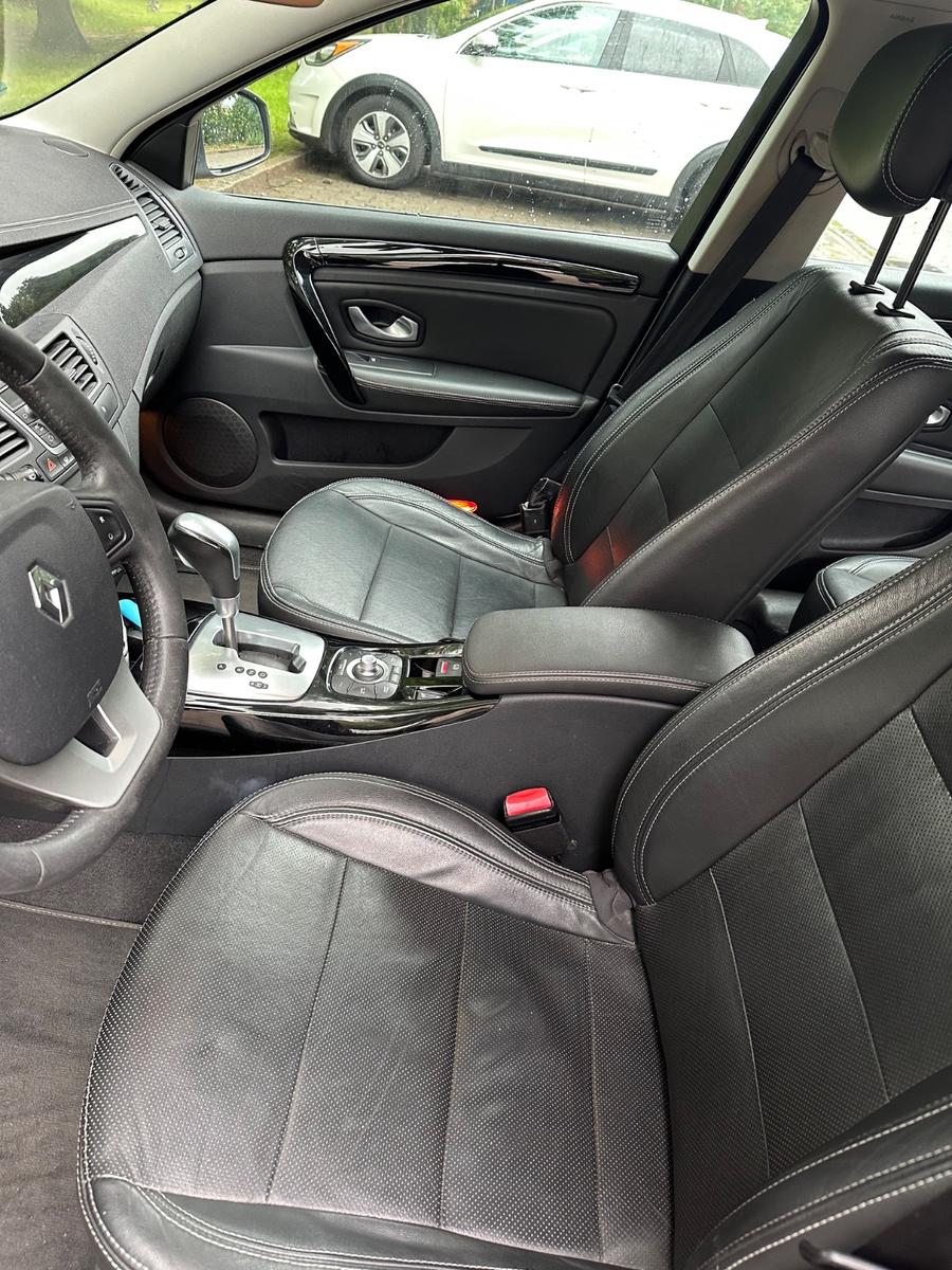 Renault Laguna 2011 — photo 7