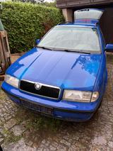 Skoda Octavia Combi 1.6 GLX 74kW GLX - Skoda Octavia aus 2000: Kombi