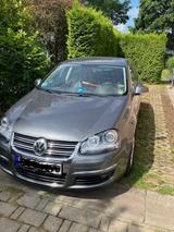 Volkswagen Jetta 1.6 FSI Comfortline Comfortline - graue Volkswagen Jetta