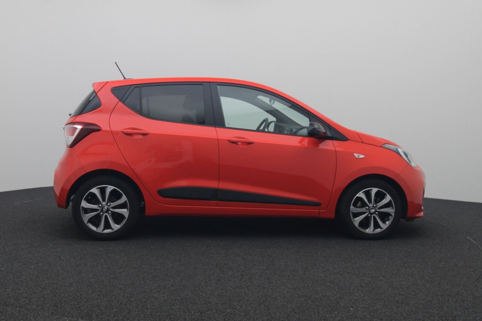 Fahrzeugabbildung Hyundai i10 Passion+ TEMPO SHZ