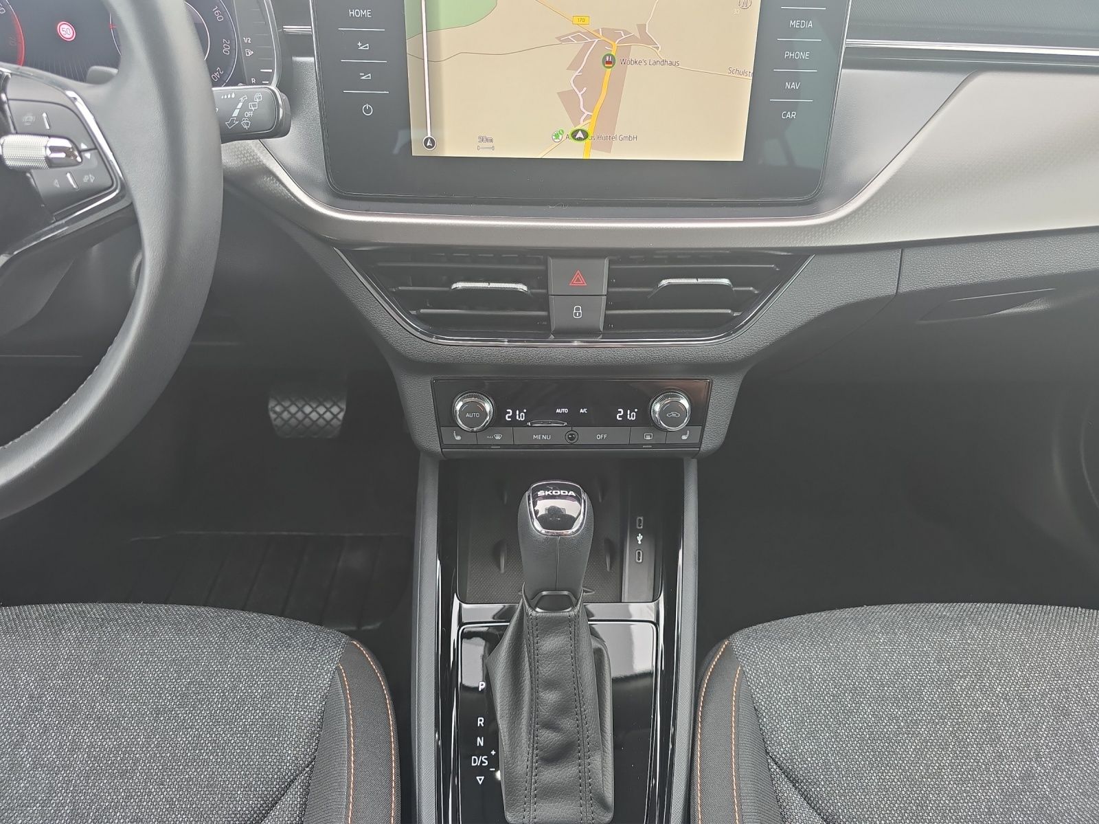 Fahrzeugabbildung SKODA Kamiq Clever 1,5 TSI DSG VOLL-LED NAVI KESSY