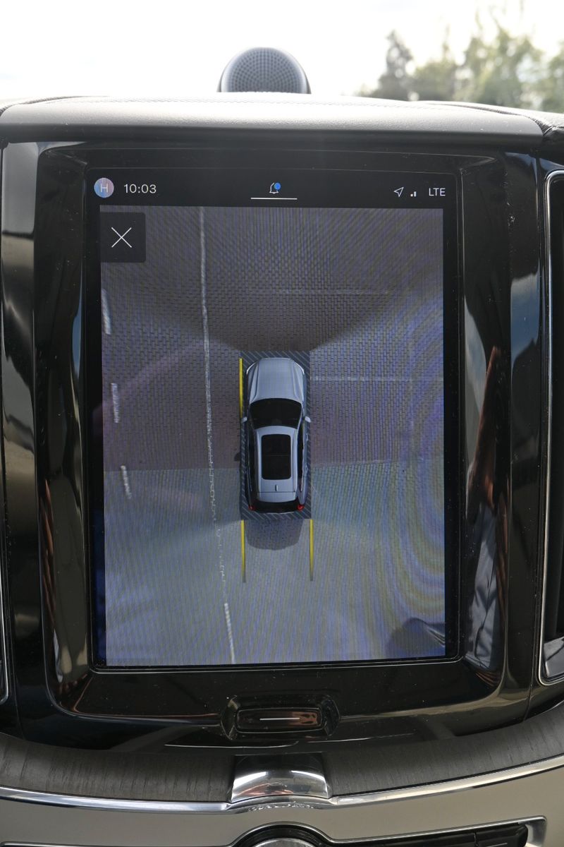 Fahrzeugabbildung Volvo XC60 B5 D Ultimate Dark AWD*B&W*LUFT*360°*STHZG*
