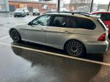 BMW 3er E90 E91 320i Teilleder 6Gang Alus - BMW 320 aus 2005: Kombi, 320i