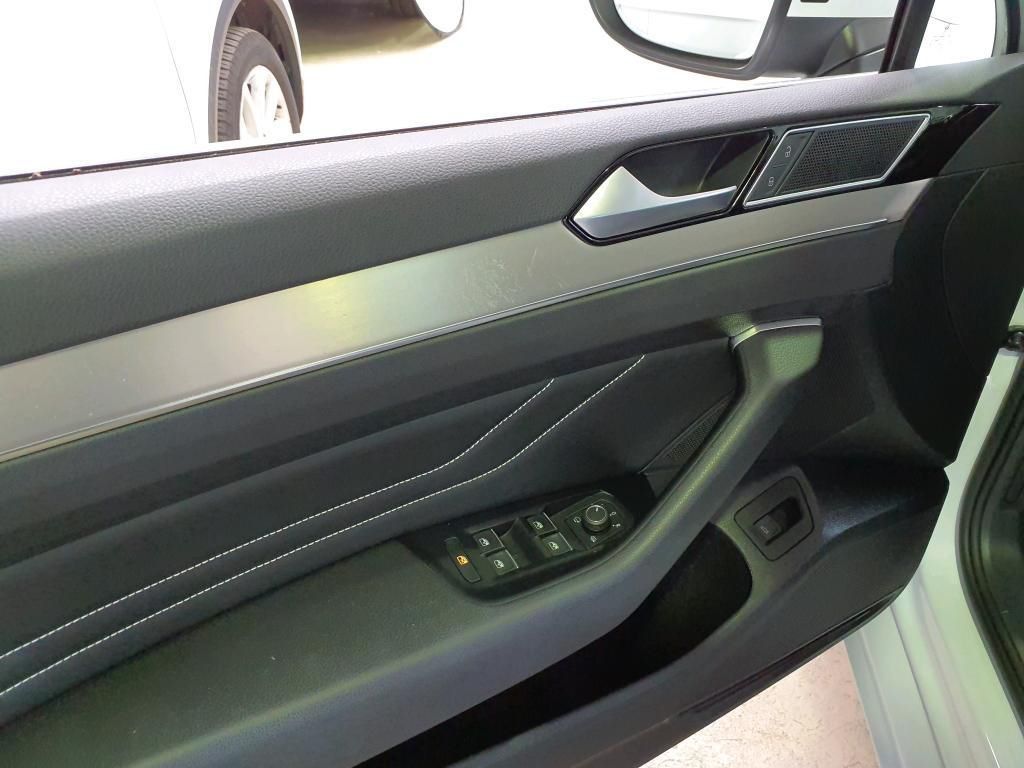Volkswagen Passat Variant Elegance 2.0 TDI DSG RFK*PDC*Temp