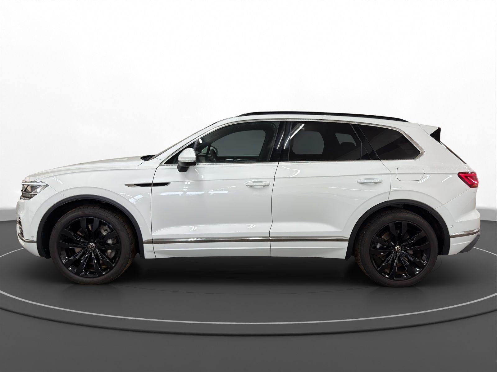 Volkswagen Touareg 3.0 eHybrid AHK Pano Matrix LM 21 360° foto 7