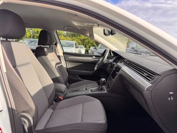 Volkswagen Passat Variant - 12