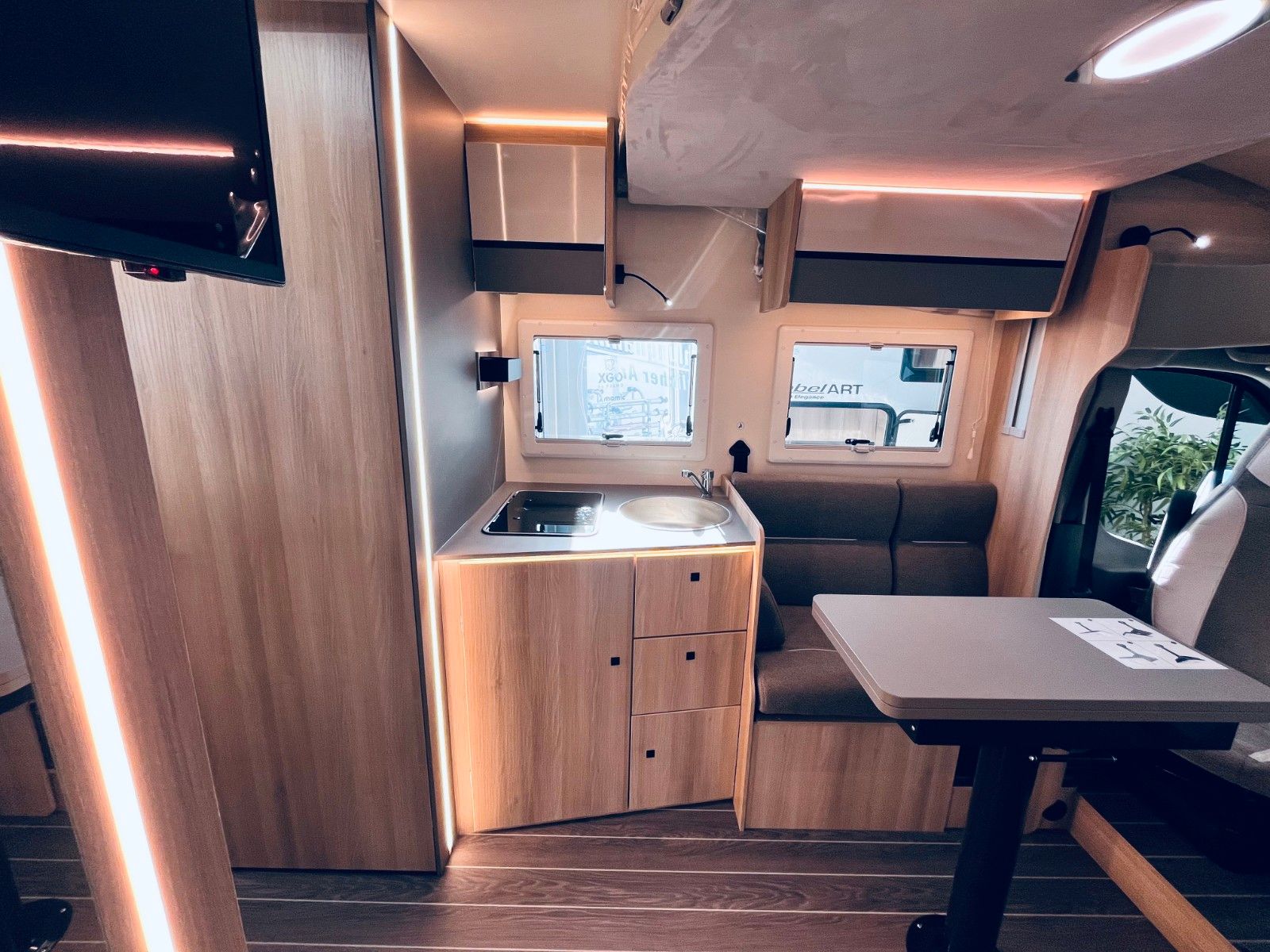 Fahrzeugabbildung NobelART T-7000 Modell 2026 HERBST DEALS