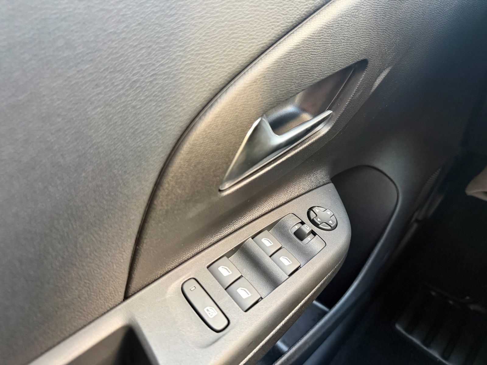 Fahrzeugabbildung Opel Corsa F YES 110PS Hybrid Automatik/LED!
