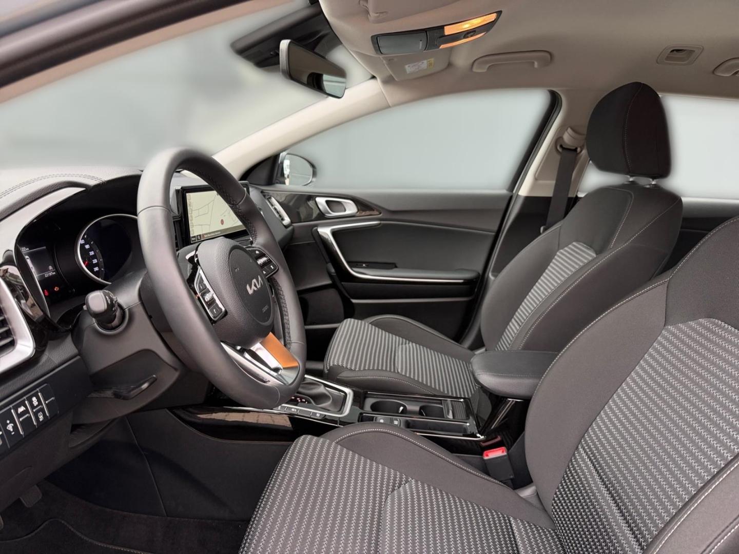 Kia Ceed_sw 1.5T Vision DCT7 Komf+ NAV PDC Klimaauto