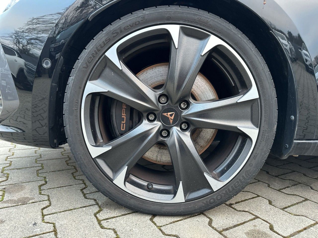Fahrzeugabbildung CUPRA Leon Sportstourer VZ 2.0 TSI 4Drive 310 PS DSG