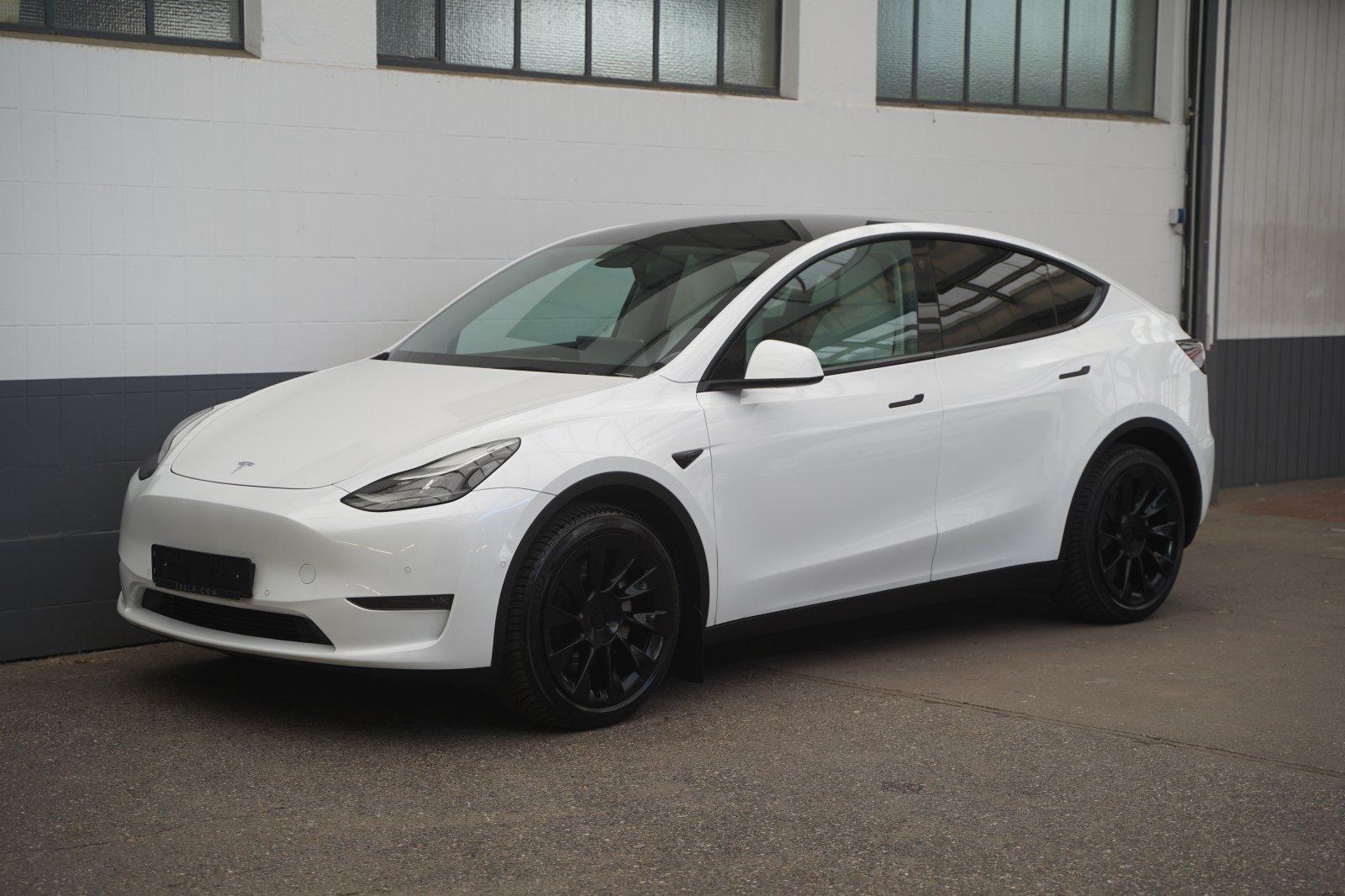 Tesla Model Y Long Range AWD *EAP*innen weiß*20-Zoll*M