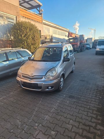 Toyota Yaris 1.4 D-4D VERSO  KLIMA!!!!!