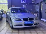 BMW 320 Lim. 320i*HU/AU*SERVICE*XENON*PDC*KLIMA*SHZ* - BMW 320 aus 2005: 320i