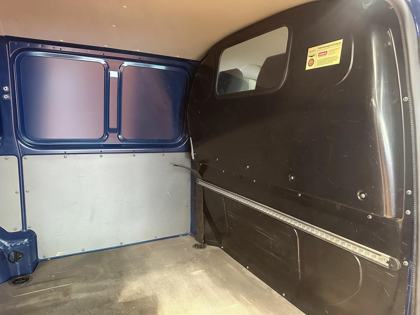 Volkswagen T6.1 DSG KURZ KLIMA STANDHEIZUNG TEMPOMAT SHZ AH