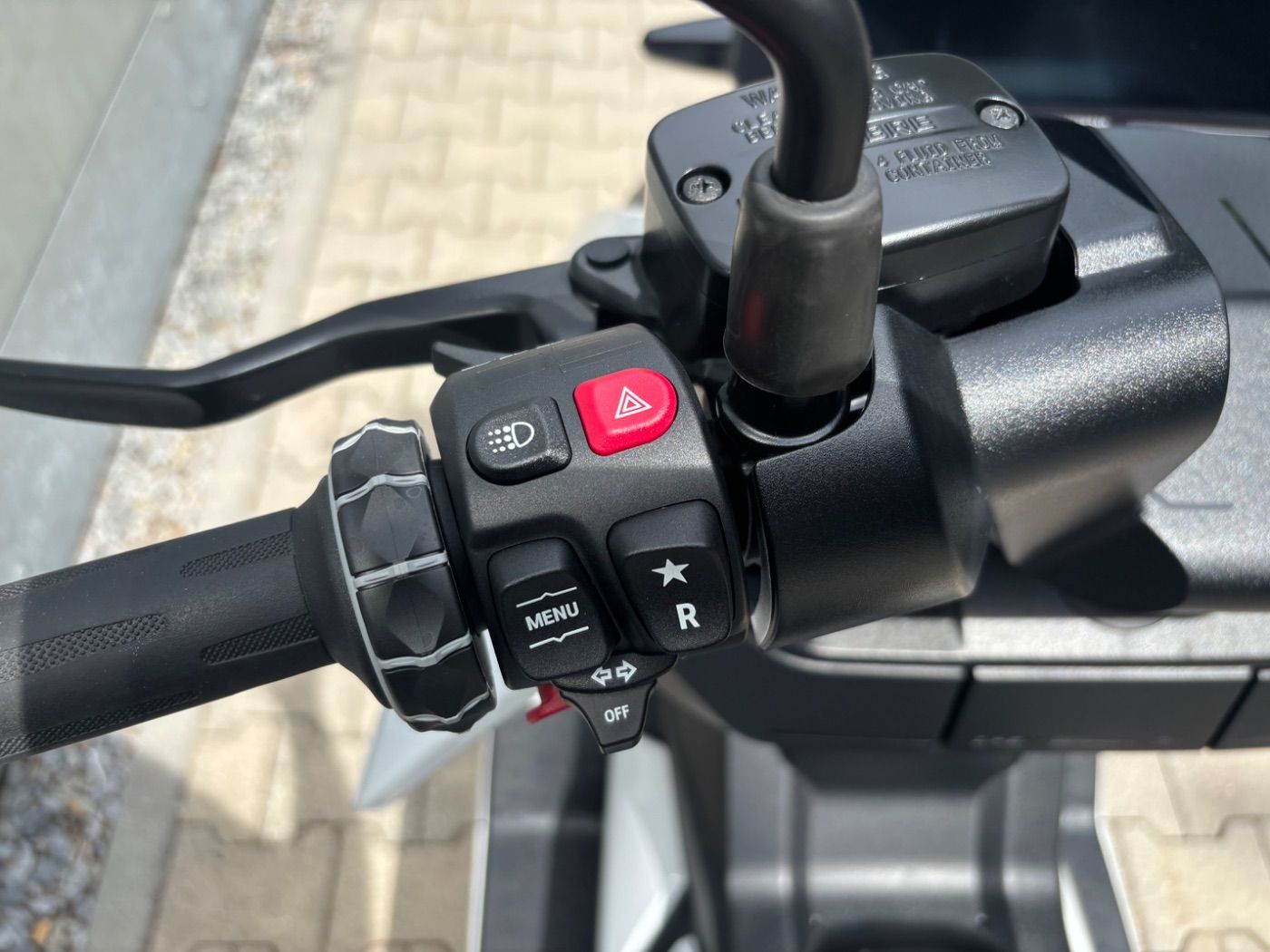 Fahrzeugabbildung BMW CE 04 2 Pakete Schnellladegerät