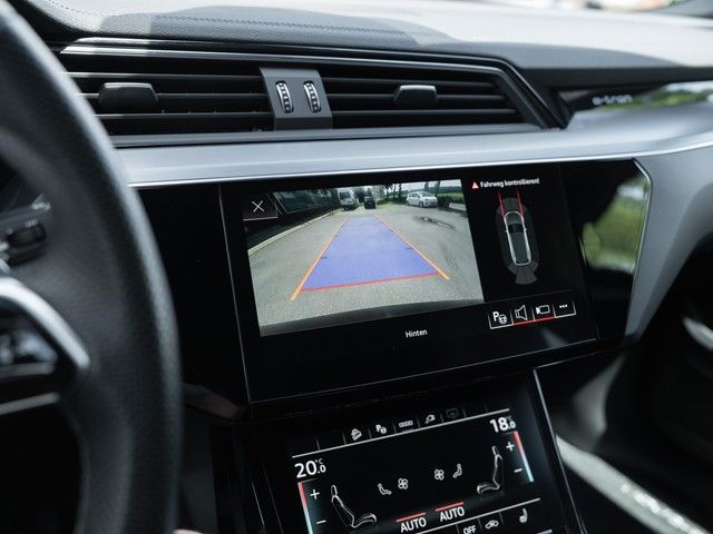 e-tron 50 quattro S line LUFTFEDERUNG+AHK+MATRIX