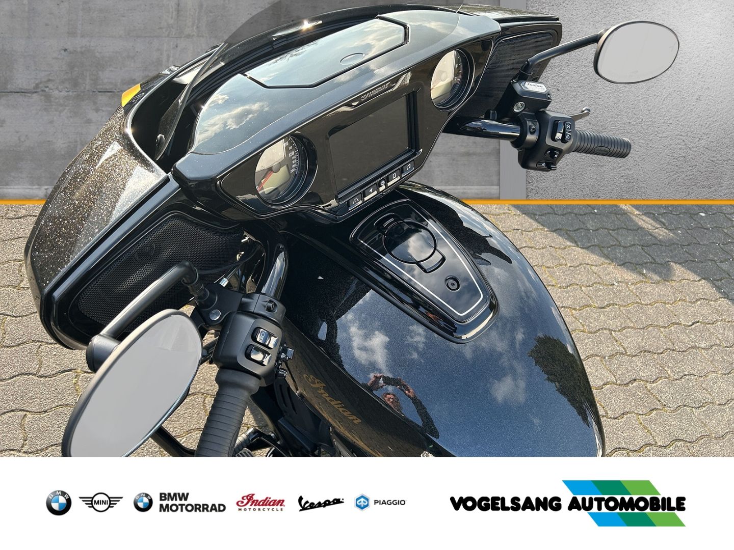 Fahrzeugabbildung Indian Chieftain Powerplus Dark Horse GPS-Navigation, L