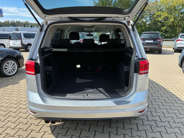 Fahrzeugabbildung Volkswagen Touran 2.0 TDI Comfortline>AUT/AHK/ACC/PDC/SHZ<