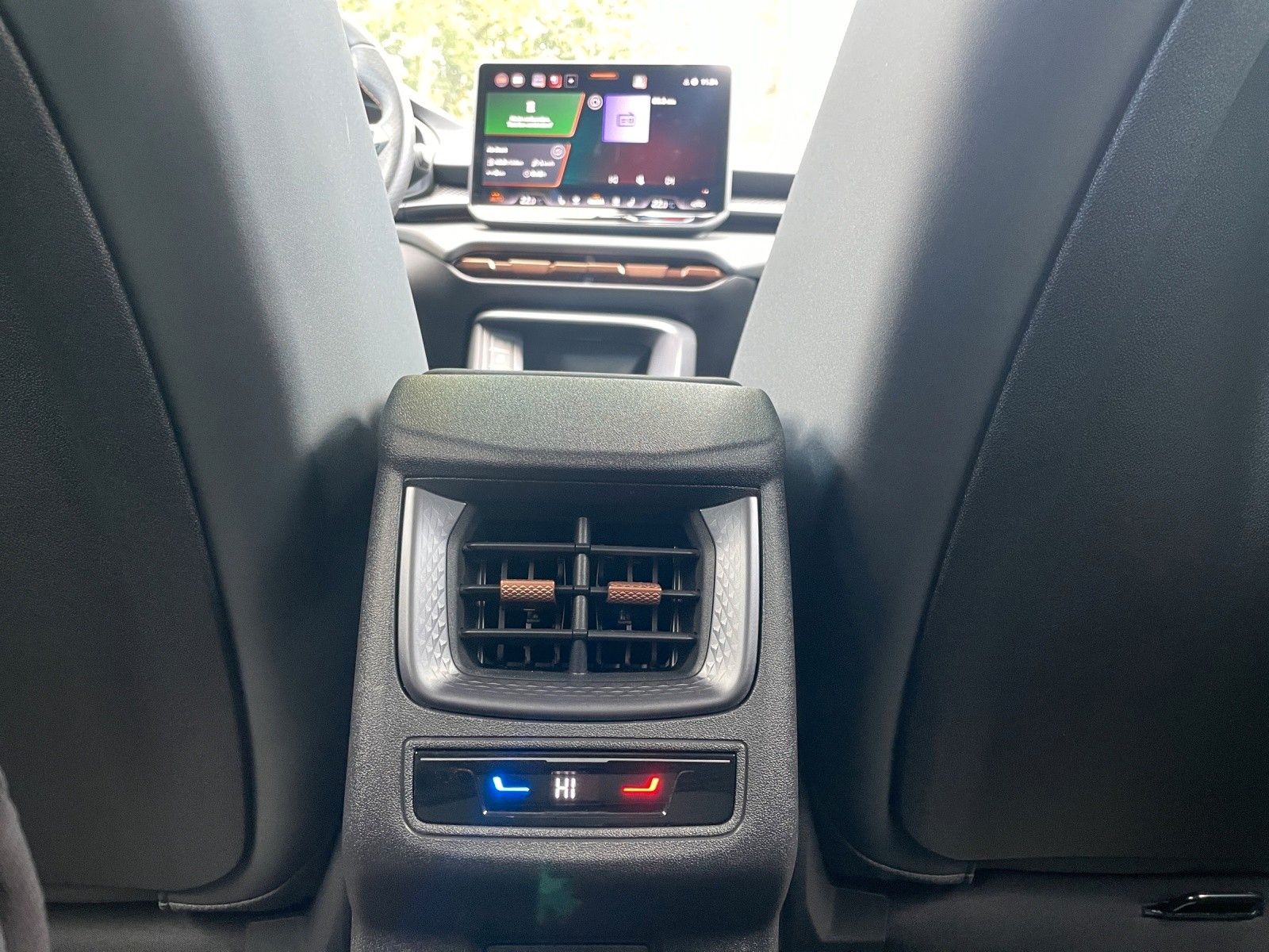 Fahrzeugabbildung CUPRA Terramar 1.5 eTSI  DSG RFK/LED/PDC/ACC/SHZ/APP