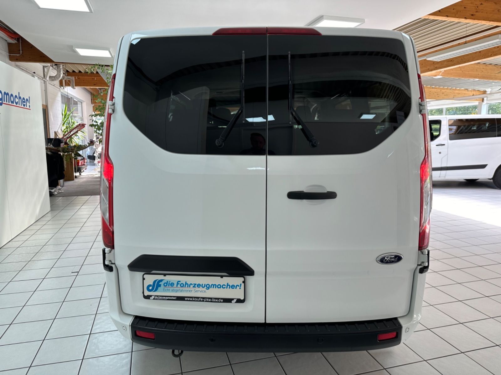 Fahrzeugabbildung Ford Transit Custom Kombi 320 L1 Trend *Doppel Klima*