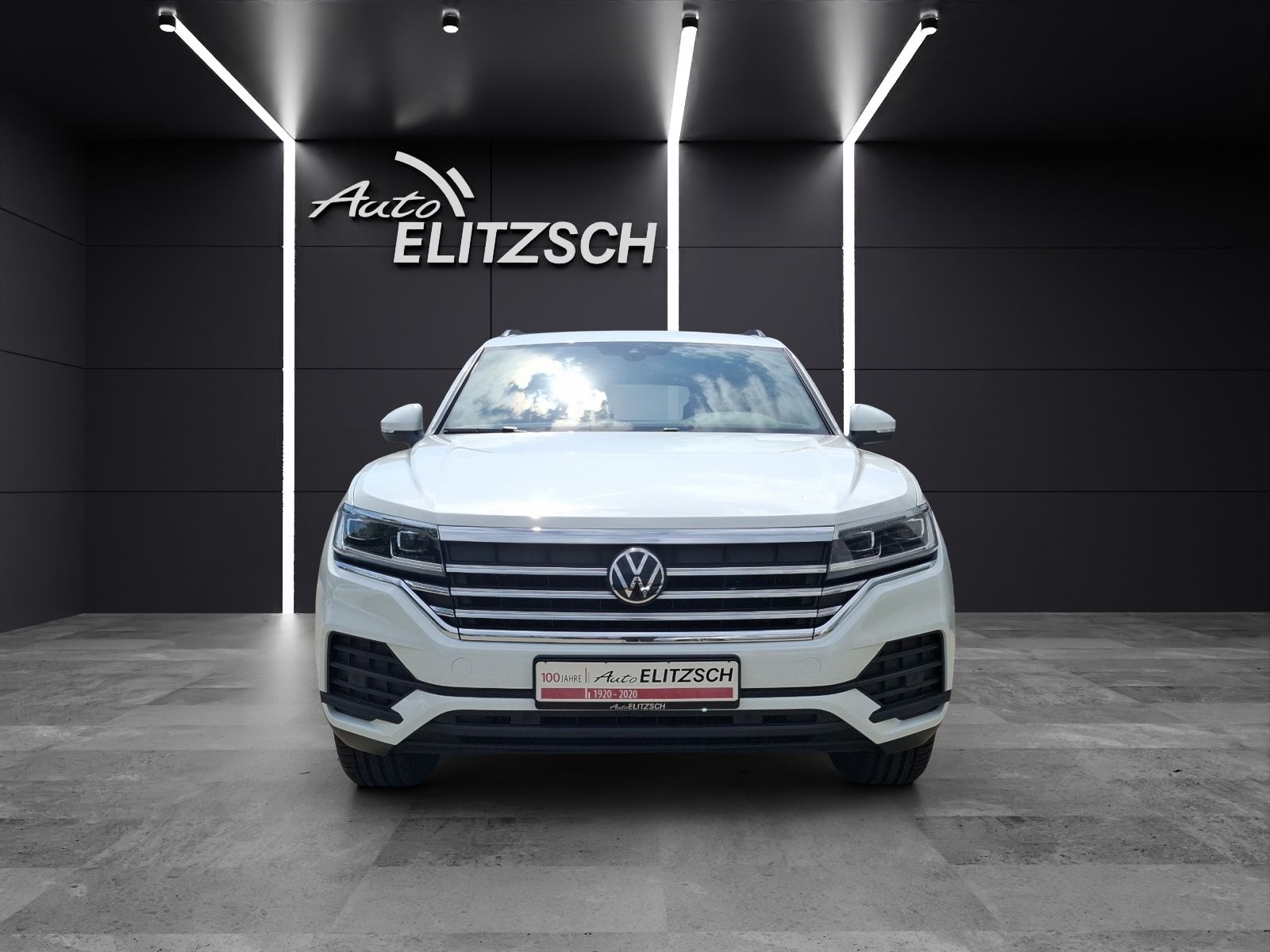 Fahrzeugabbildung Volkswagen Touareg TDI AHK Navi Leder ACC RFK SH 19"