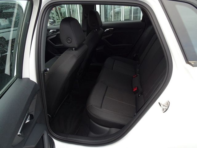 A3 Sportback 30 TFSI S-tronic / Business-Paket