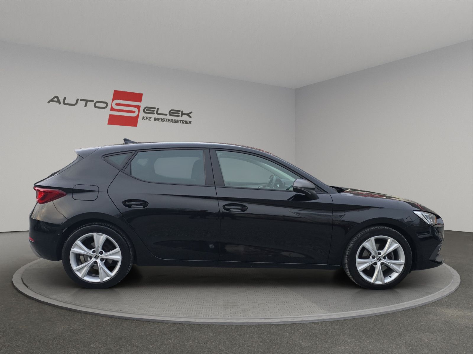 Fahrzeugabbildung SEAT Leon FR+Fahrassistenz+Voll-LED+Digital Cockpit