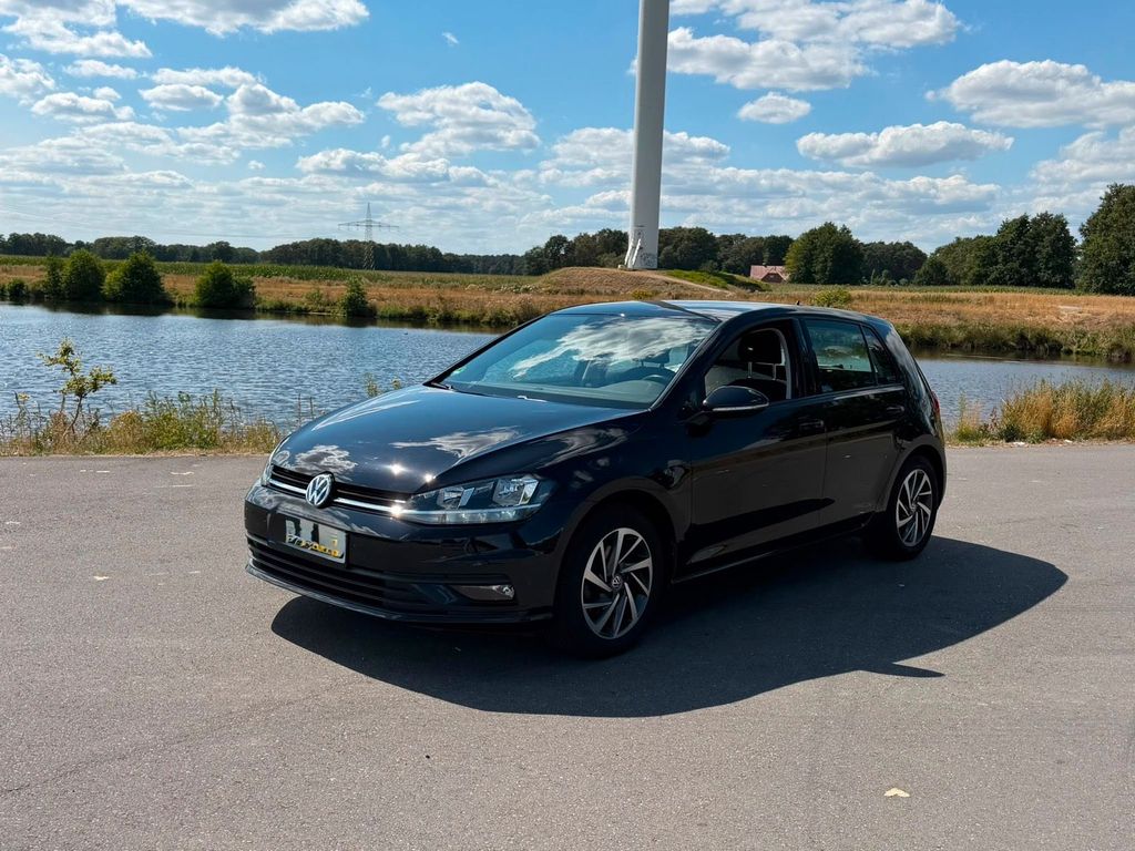 Image of Volkswagen Golf