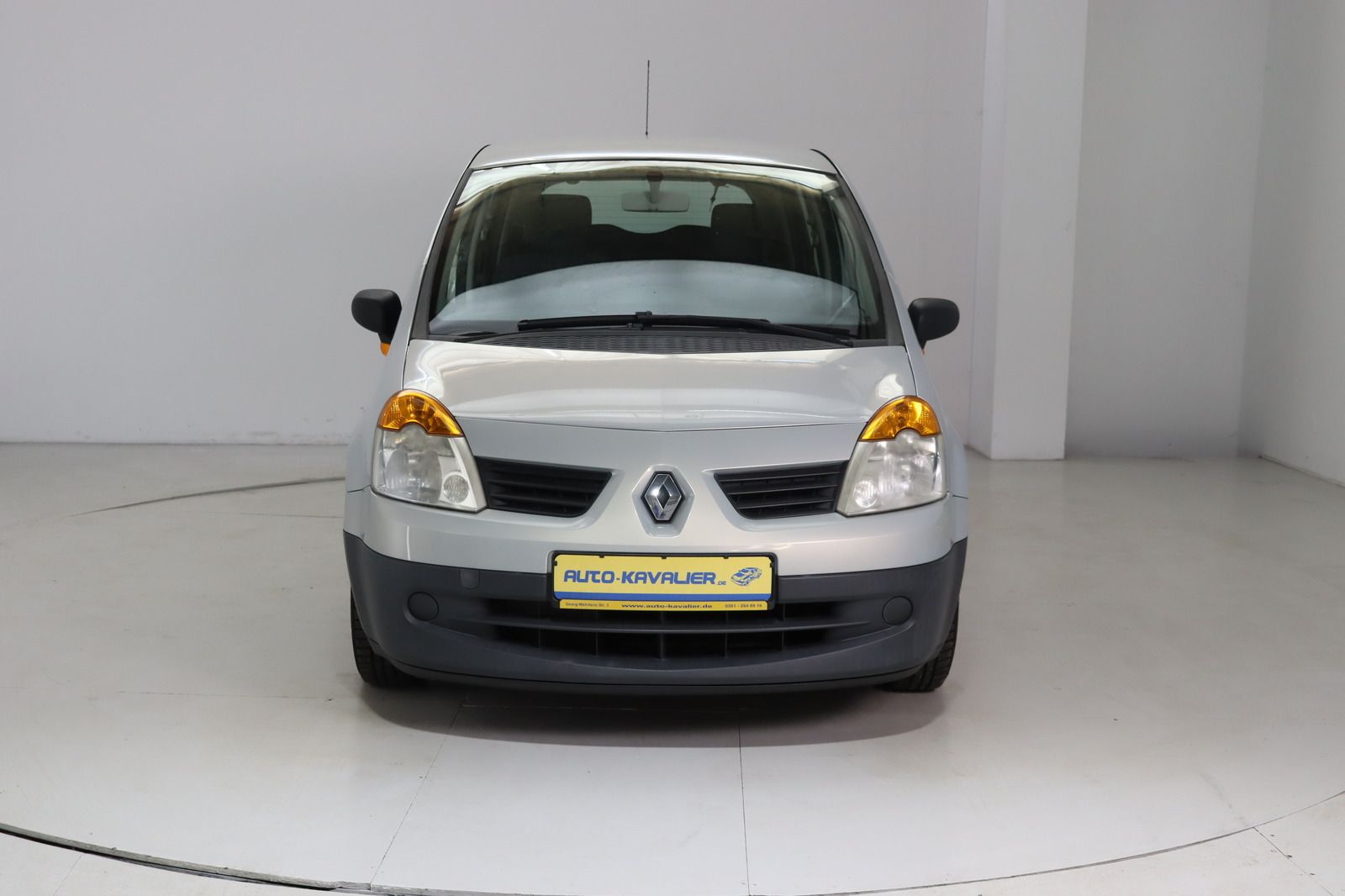Fahrzeugabbildung Renault Modus 1.2 16V * HU/AU bis 09.26 * 8-fach *