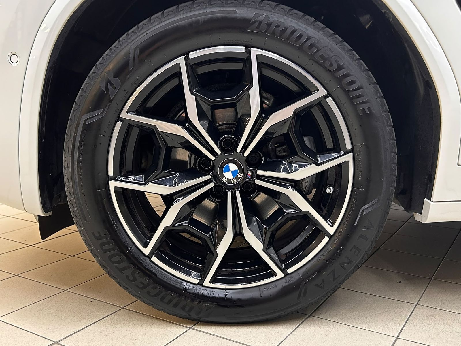 Fahrzeugabbildung BMW X4 xDr M Sport SHADO+LEDER+LED+NAVI+KAMER+TEMP+