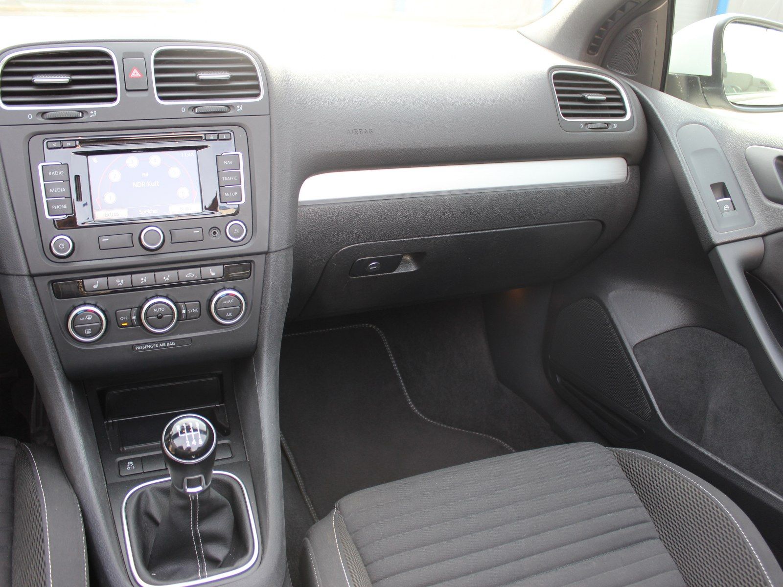Fahrzeugabbildung Volkswagen Golf Cabriolet Cup 1,4 TSI