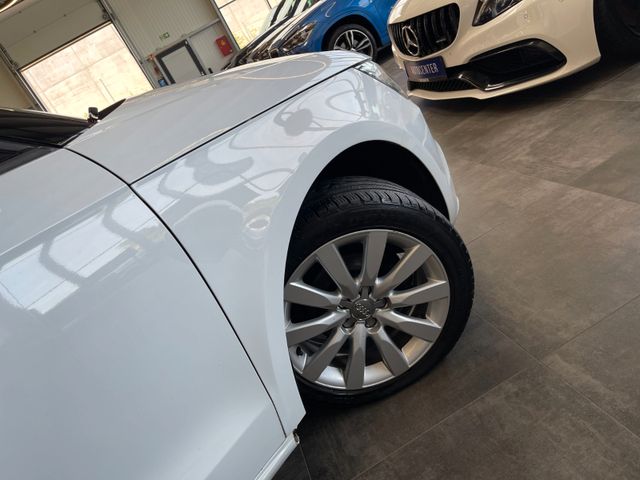 Audi A1 ambition *BI-XENON*NAVI*SZHZ*TEMPOMAT*PDC*