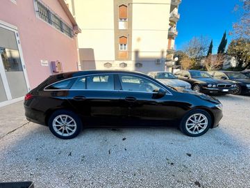 Mercedes CLA 180 Shooting Brake - 5