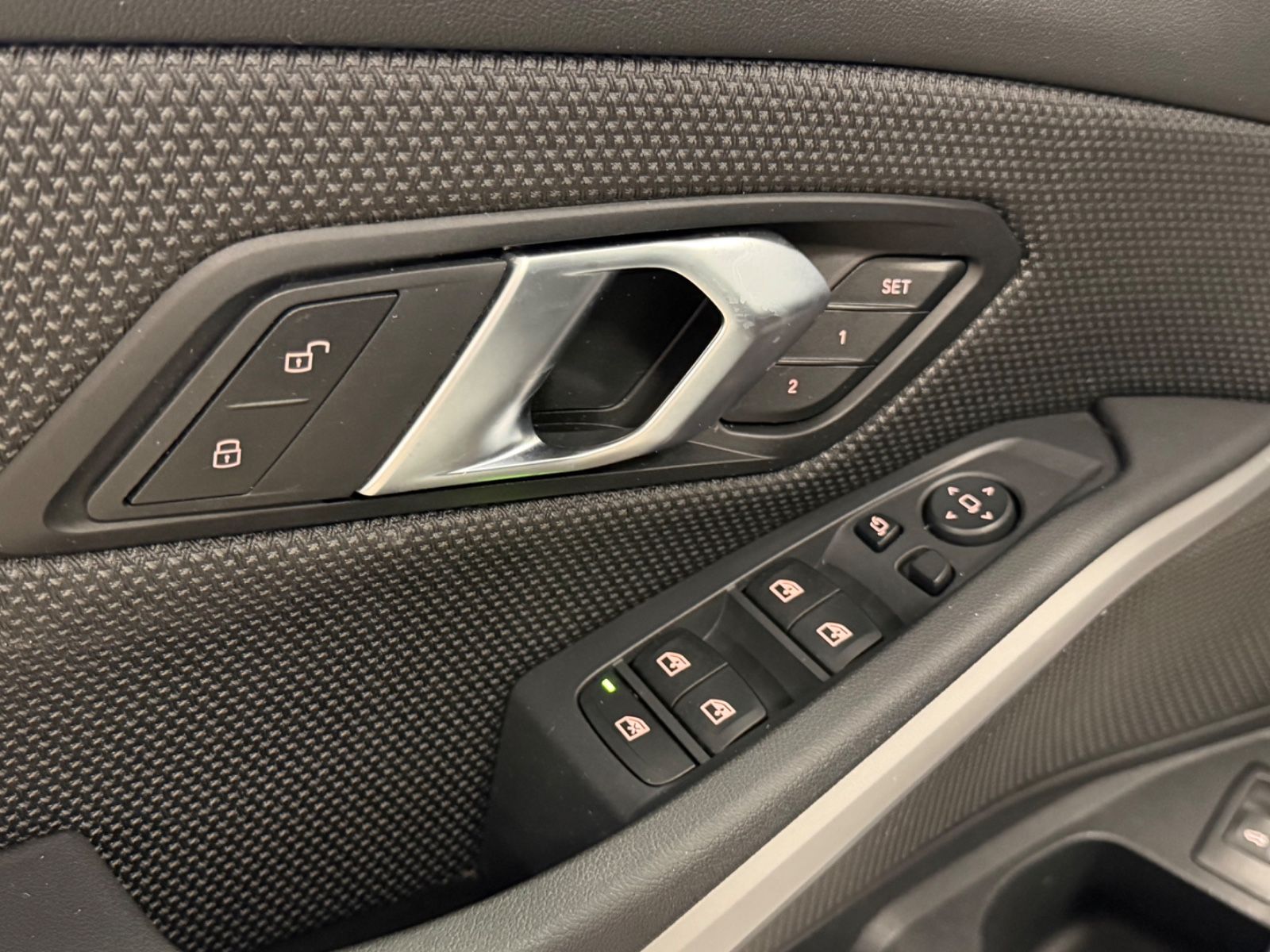 BMW 318d Advantage/Aut/Navi/KeyLess/HUD/Park&DrivAss foto 15