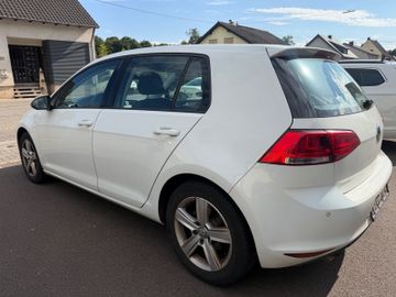 Volkswagen Golf - 10