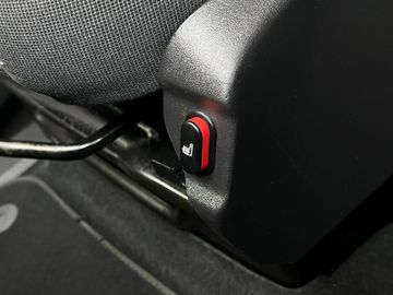 Ford Tourneo Custom - 12
