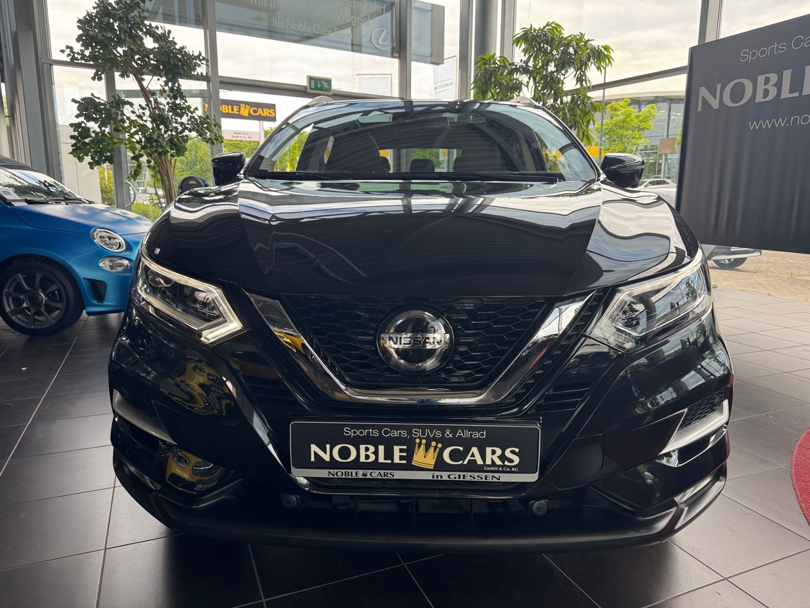 Fahrzeugabbildung Nissan Qashqai Akari PANO RFK AHK NAVI ALU