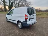 Ford Transit Courier - Ford Transit Courier mit Diesel-Antrieb: Van